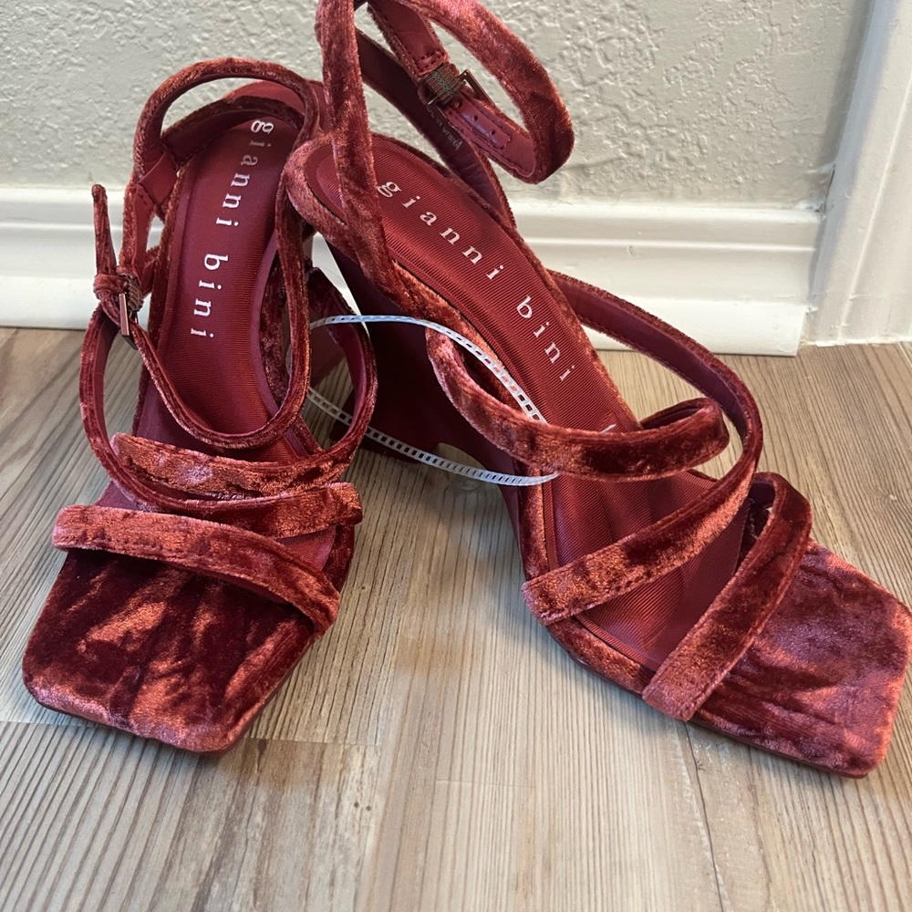 Gianni Bini Women's Burgundy Velvet Strappy Heels